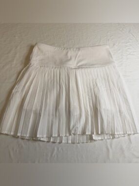 Fabletics White Pleated Tennis Skort Built-In Shorts Size Small